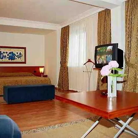 Hotel Butrinti 4*